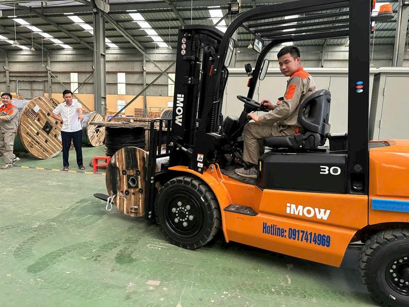 Xe nâng dầu CPCD30T8 3 tấn nâng cao 4.5m 17 Xe Nâng Dầu 3 Tấn, động Cơ Mitsu Nâng Cao 4.5m